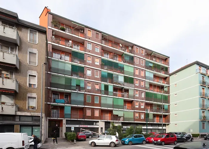 Guesthost - Corvetto M3 - Comfy Apt With Balcony!